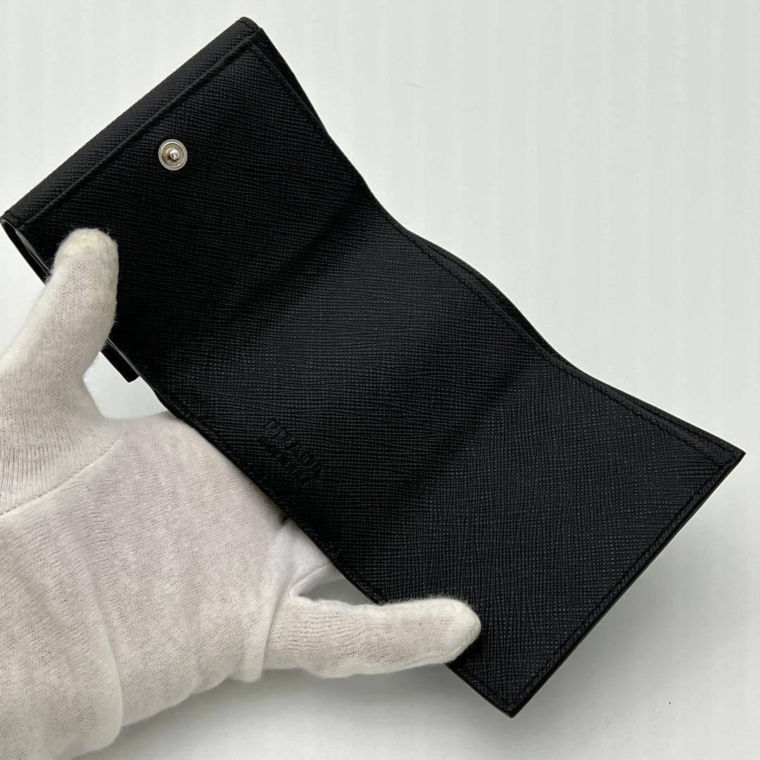 【希少品】プラダ サフィアーノ トライアングルロゴ 三つ折り財布 ブラック