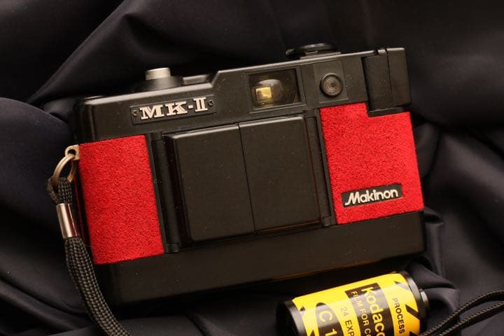 Makinon MK-II マキナ 奇抜デザイン 観音開き 赤ビロード #147