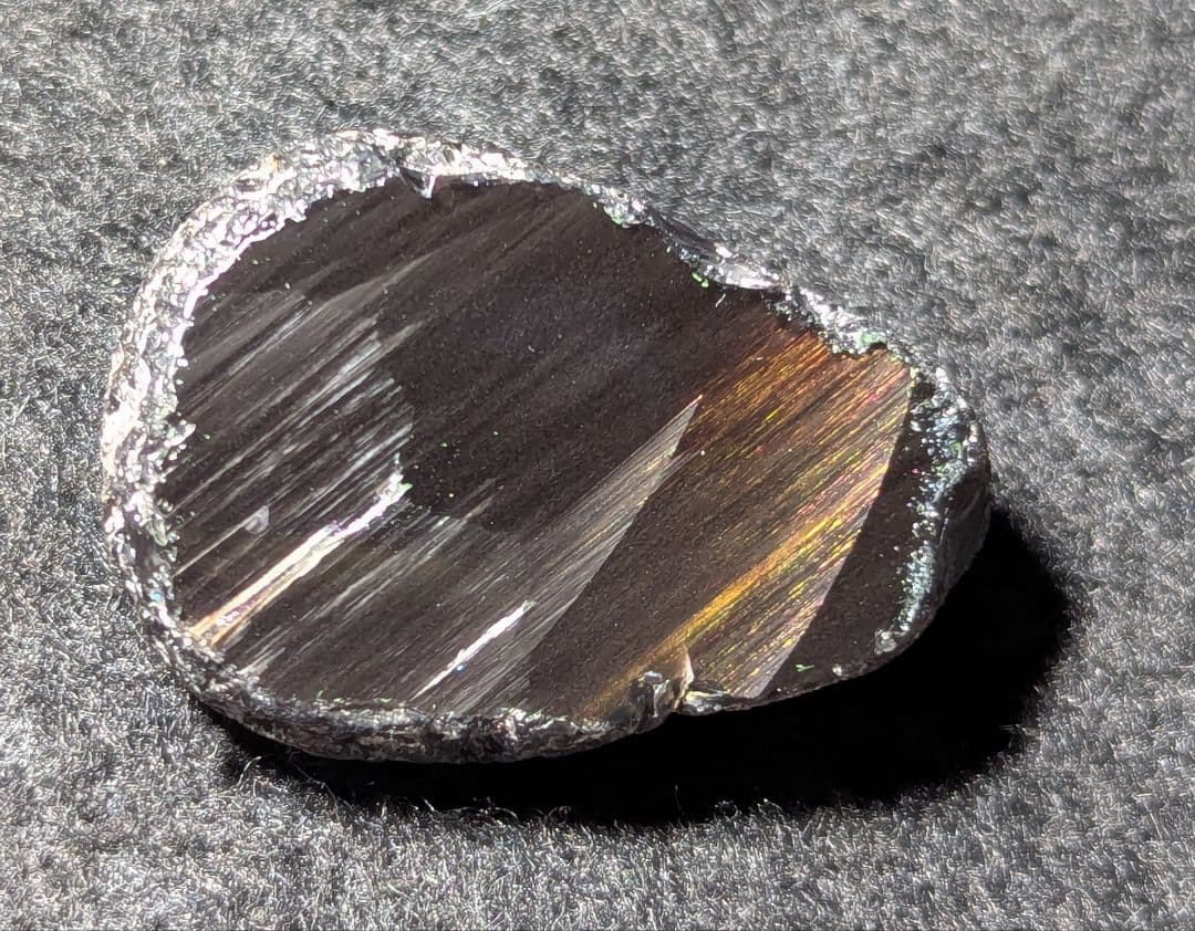 ※特級品【研磨品】十勝石玲瓏　北海道産レインボーオブシディアン　十勝石　玲瓏石