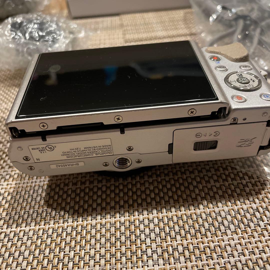 OLYMPUS PEN E-PL8 ダブルズームキット ホワイト