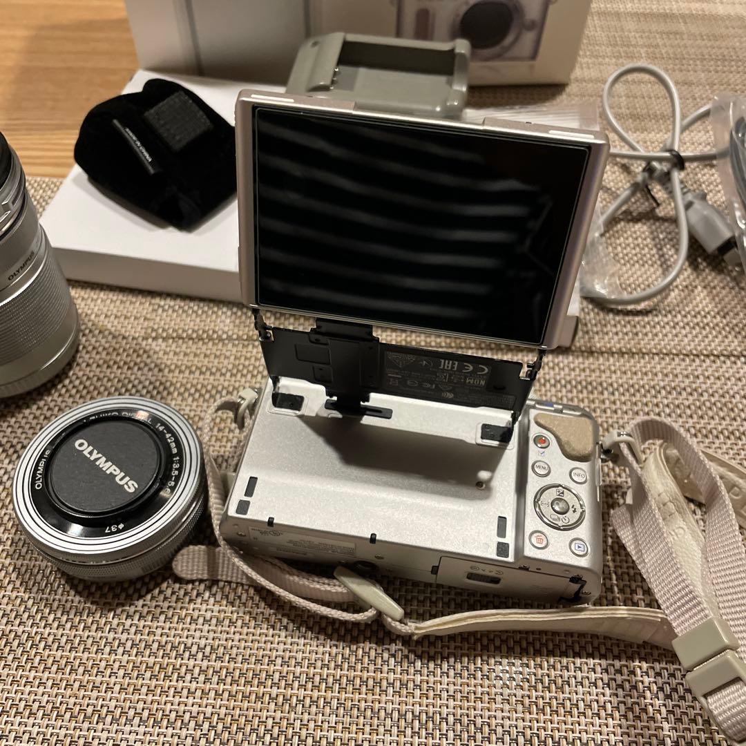 OLYMPUS PEN E-PL8 ダブルズームキット ホワイト