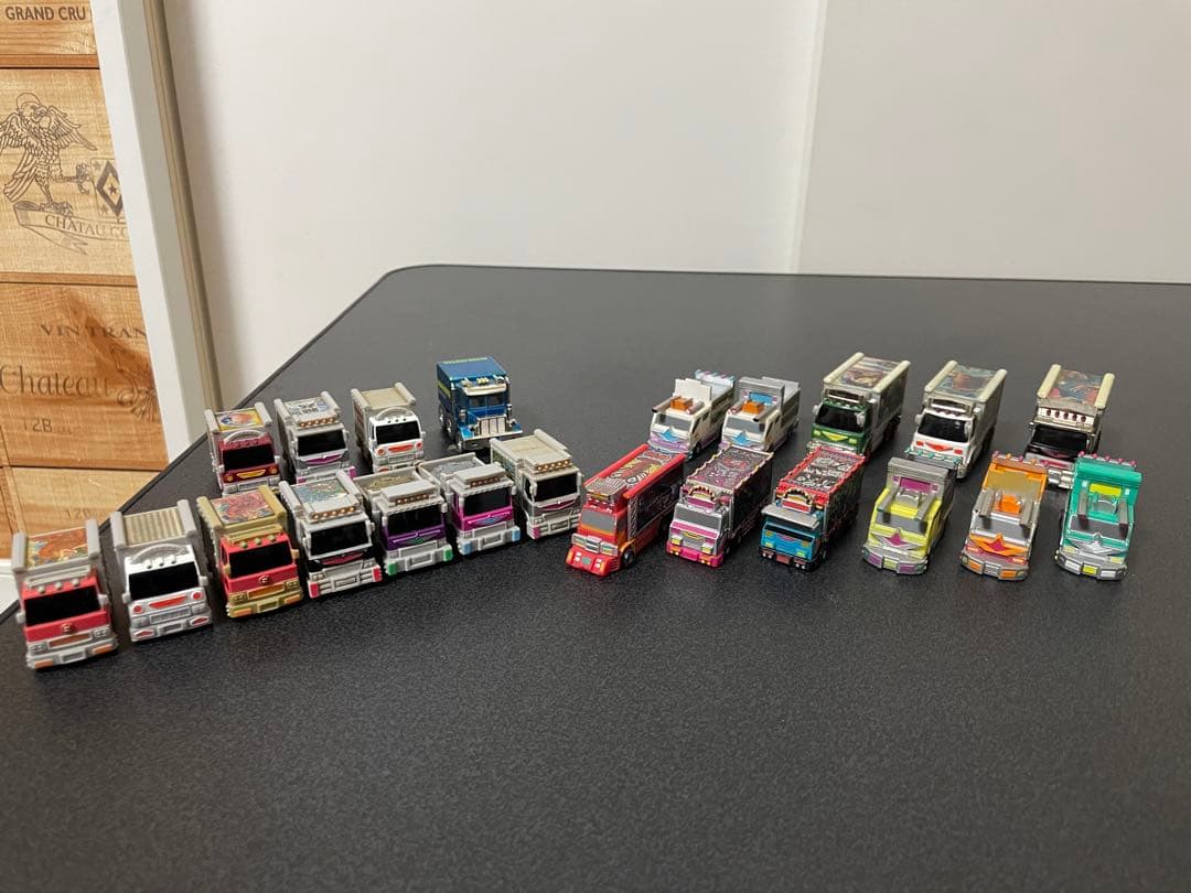 カラフルなトラックチョロq セット　デコトラ ⑨