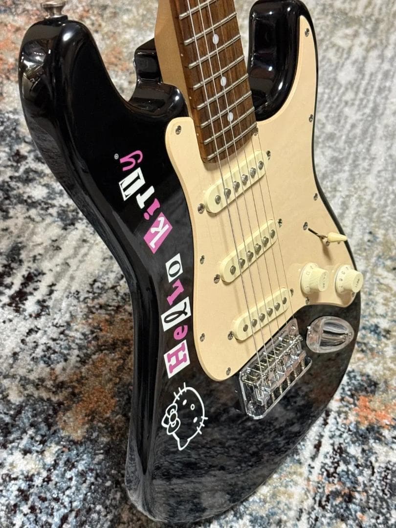 ギター Squier by Fender Hello Kitty Mini Strat