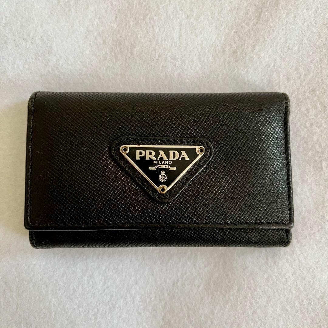 美品 プラダ PRADA 黒 レザー キーケース ブラック