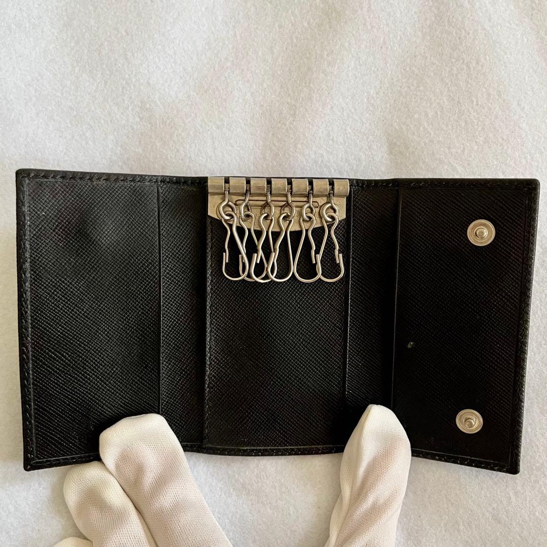 美品 プラダ PRADA 黒 レザー キーケース ブラック