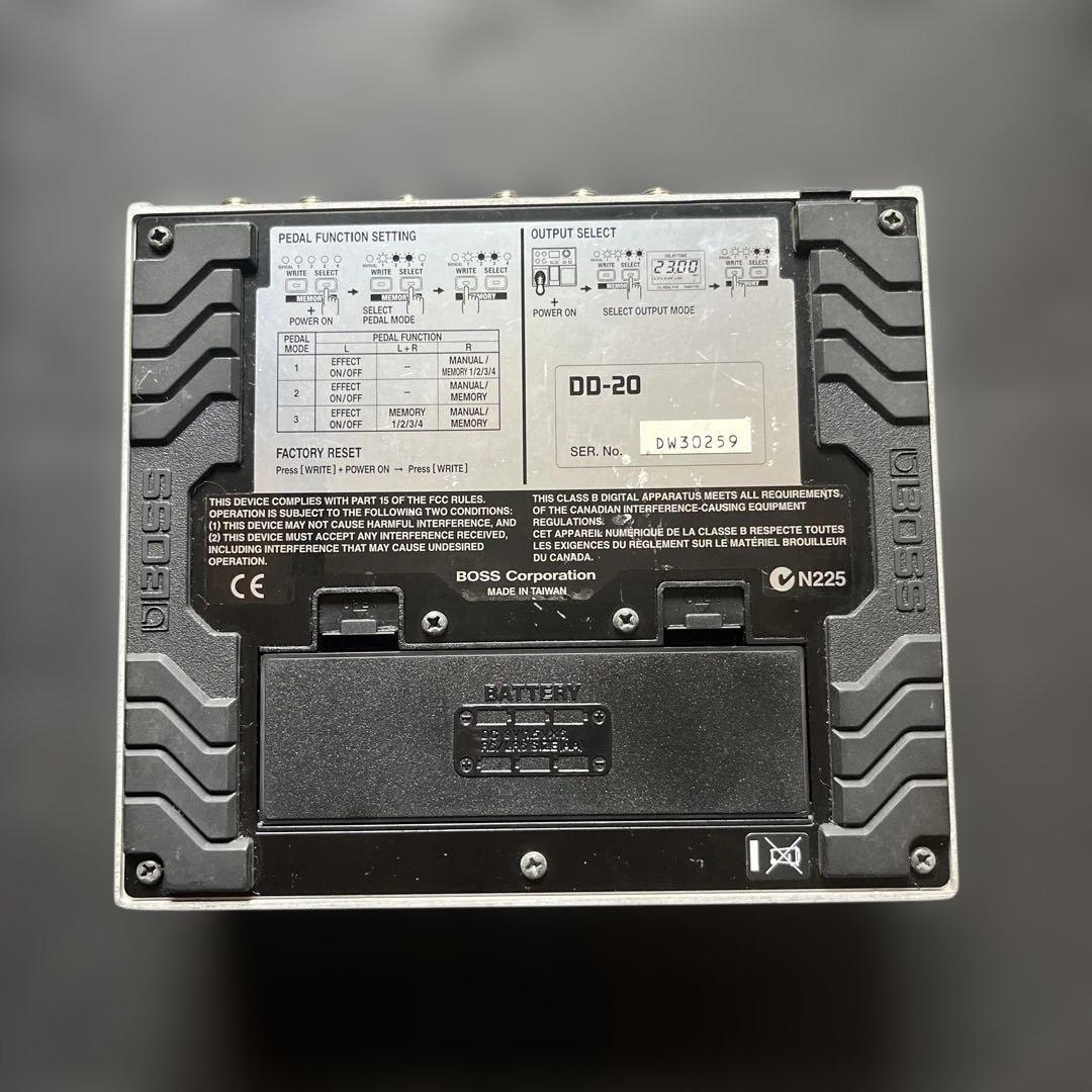 DD-20 BOSS ギガディレイ 送料込み