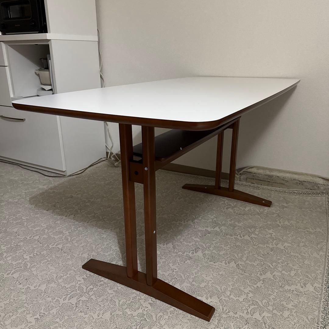 美品　カリモク60+ カフェテーブル1200［T36420HW］