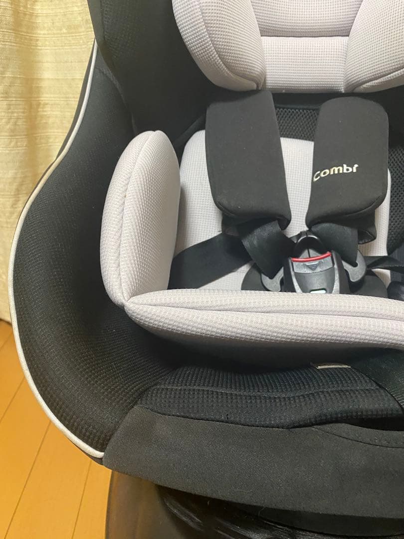 美品 Combi コンビ クルムーヴスマート ISOFIX エッグショックNeo