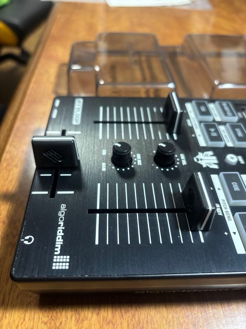 Reloop Mixtour Pro & DECKSAVER+20W充電器