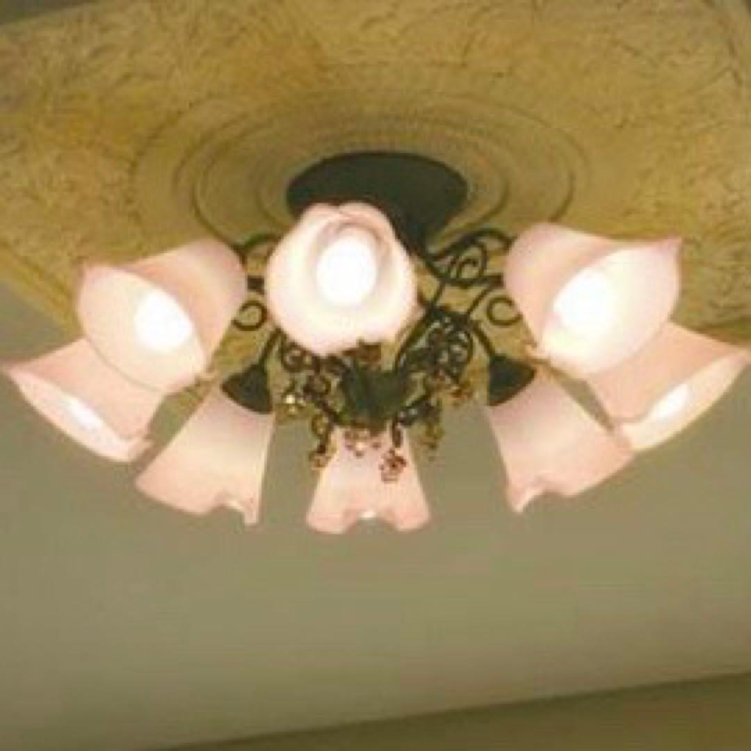 KOIZUMI LEDシャンデリア ピンク　姫部屋インテリア　ガラス細工 8灯