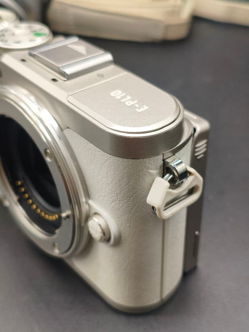 OLYMPUS PEN E-PL10 ホワイト　ダブルズームキット