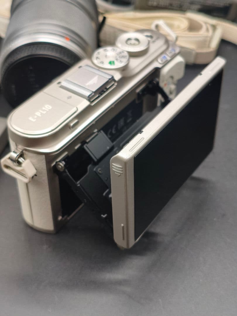 OLYMPUS PEN E-PL10 ホワイト　ダブルズームキット