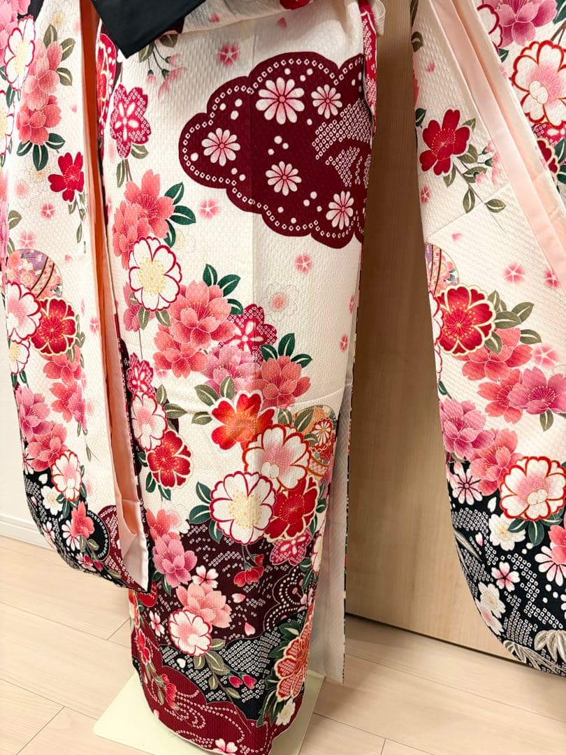振袖セット 絞り風 白 赤 黒 花柄 MH2512143