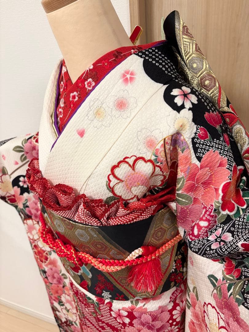 振袖セット 絞り風 白 赤 黒 花柄 MH2512143