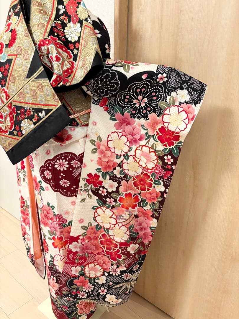 振袖セット 絞り風 白 赤 黒 花柄 MH2512143
