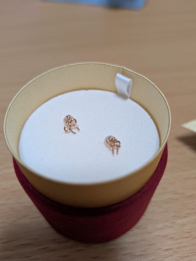 新品未使用☆カナル4°C☆リボンピアス☆ 2025年クリスマスコレクション