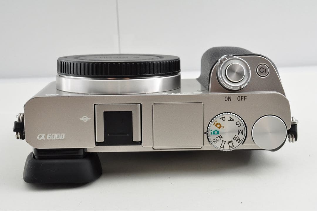 美品　SONY α6000 ソニー ミラーレス一眼
