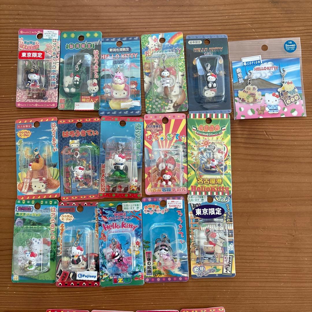ご当地ハローキティ　ファスナーマスコット　73個　まとめ売り