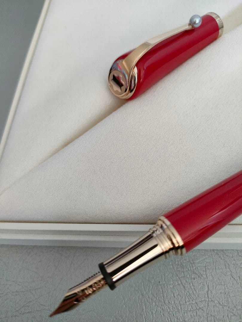 新品　MONTBLANC 万年筆 　ミューズ　マリリンモンロー　レッド