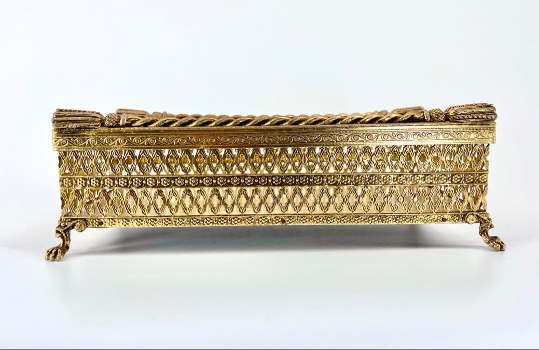 ヴィンテージ ビクトリア朝様式 ティッシュボックス（猫脚付き）