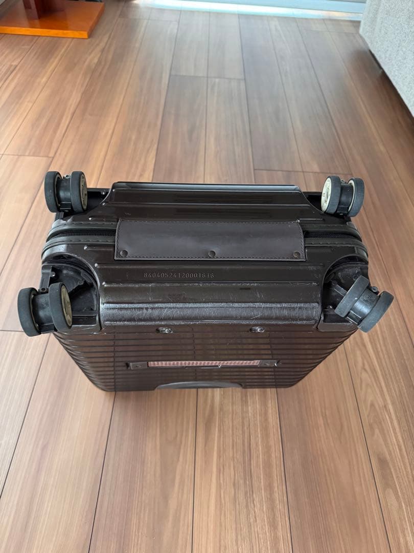 s*k様 RIMOWA 23ℓブラウン機内持込サイズ4輪　used