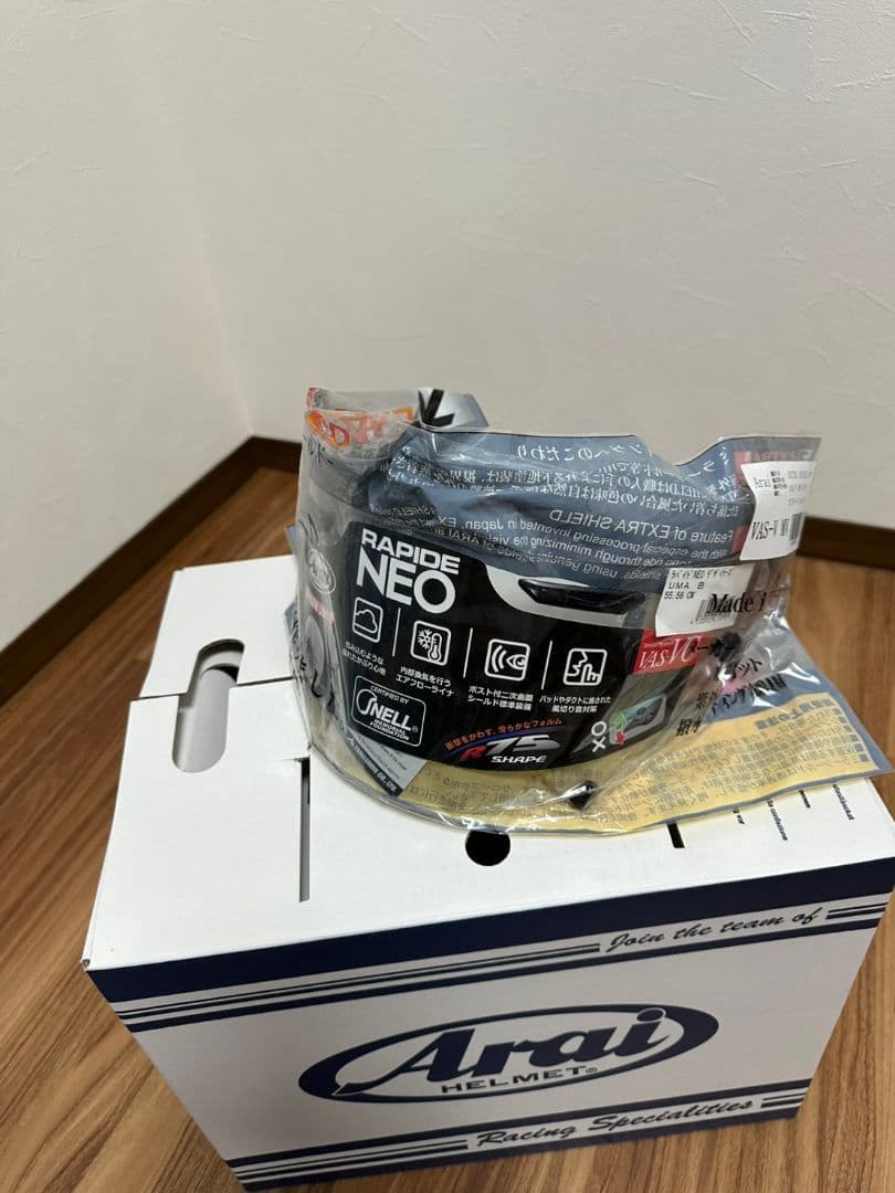 Arai ヘルメット ホワイト・レッド・グラフィック