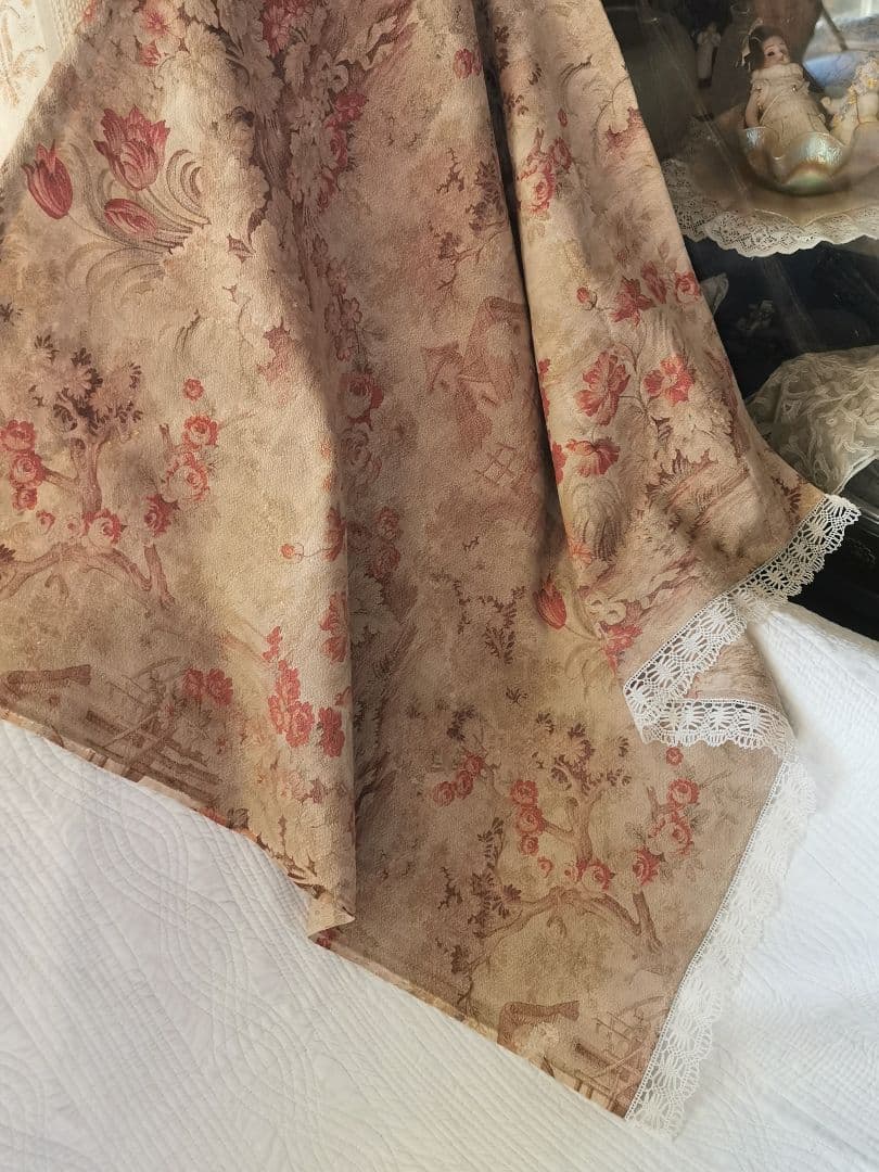 アンティークフランス トワルドジュイ 家と薔薇チューリップ ボビンレースカーテン