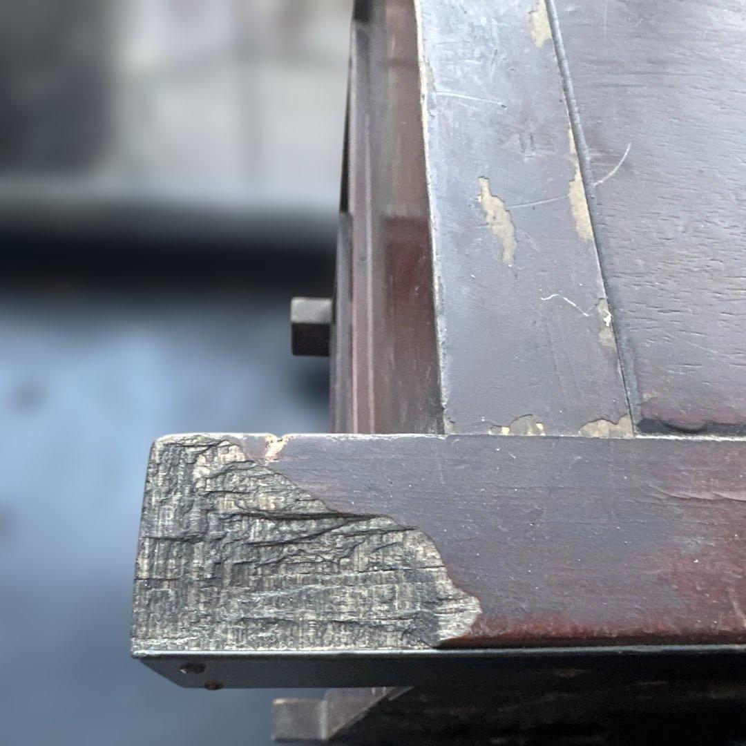 アンティーク木製タンス ドラゴン彫刻付き　車ダンス