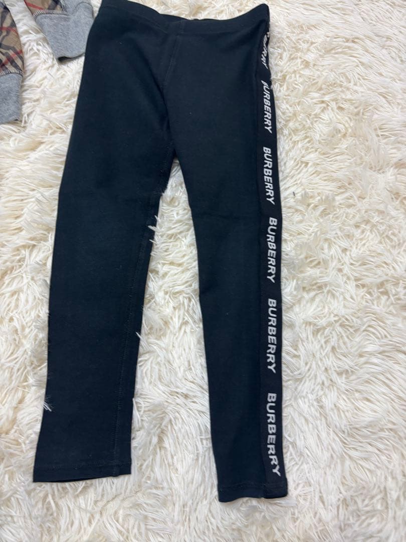 BURBERRY トレーナーとレギンスセット