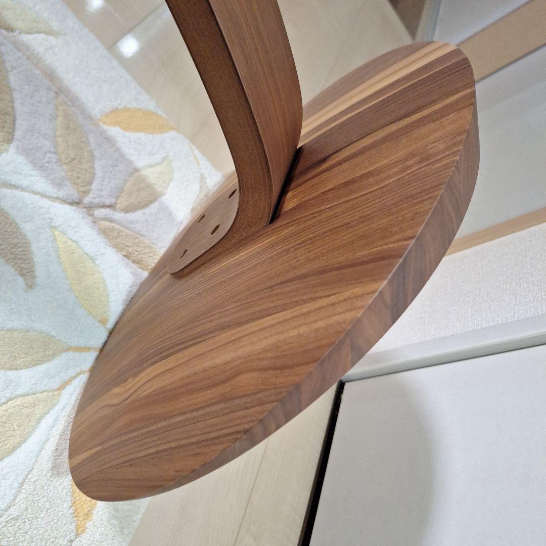 カリモク正規品サイドテーブル天然木ウォールナット材ナチュラル色、天板高さ66㎝、