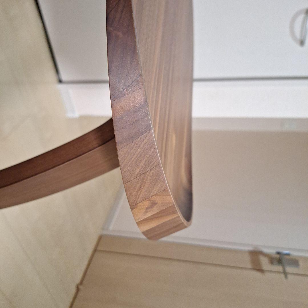 カリモク正規品サイドテーブル天然木ウォールナット材ナチュラル色、天板高さ66㎝、