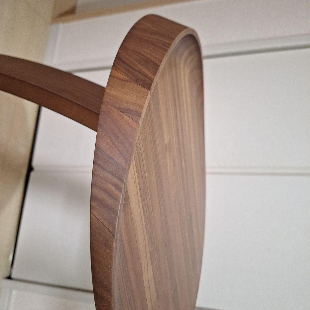 カリモク正規品サイドテーブル天然木ウォールナット材ナチュラル色、天板高さ66㎝、