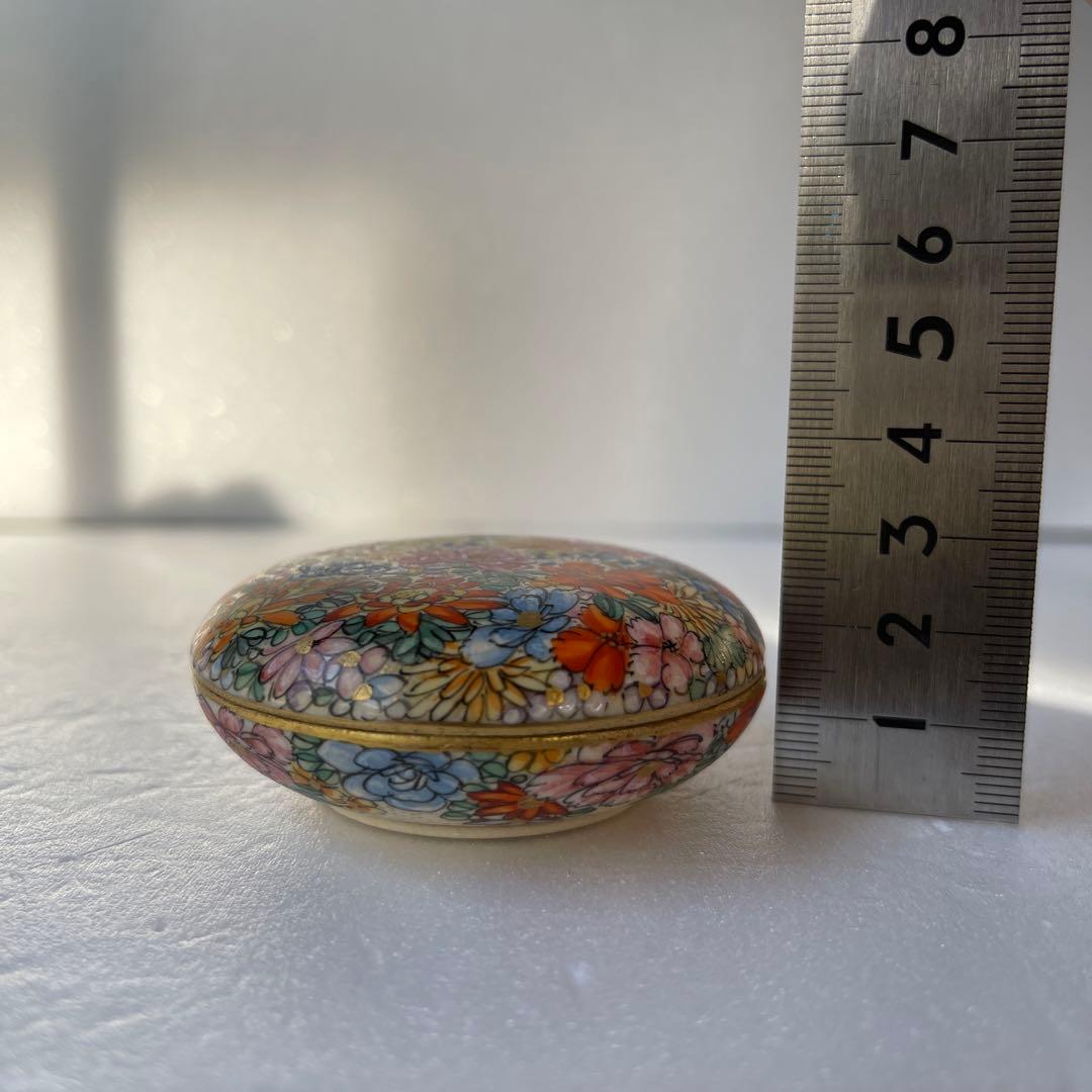 アンティーク　薩摩焼　香合　茶道具　色絵花詰