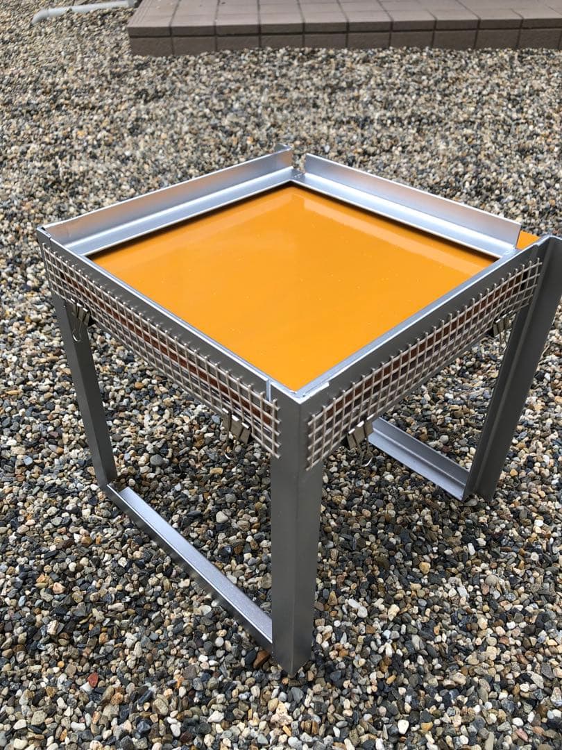 日本蜜蜂 重箱用巣箱台 30cm用 トリカルネット付き