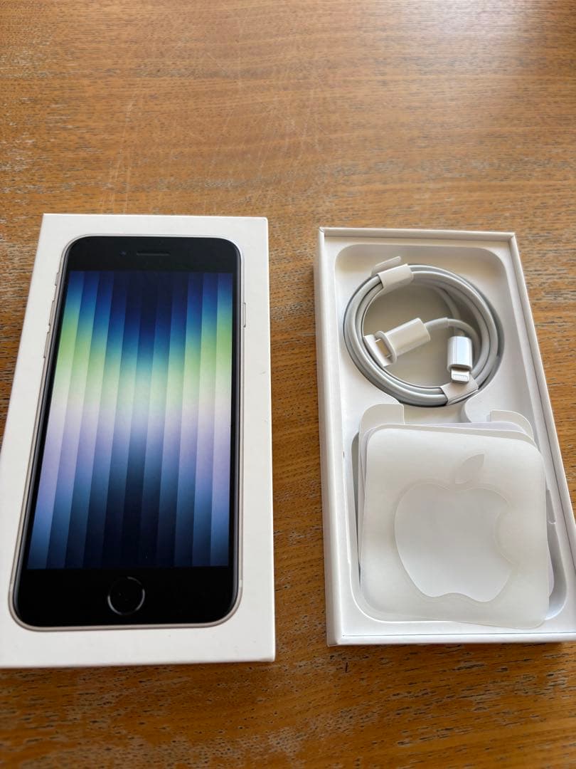 携帯電話本体 iPhone SE3 64GB starlight