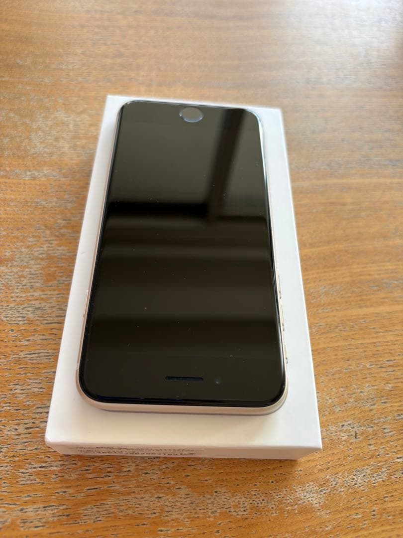 携帯電話本体 iPhone SE3 64GB starlight