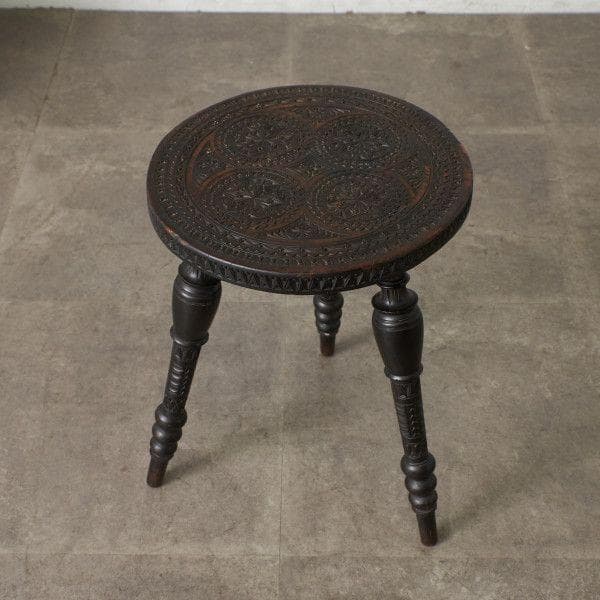 83038★イギリス アンティーク サイドテーブル 木彫刻 ローテーブル