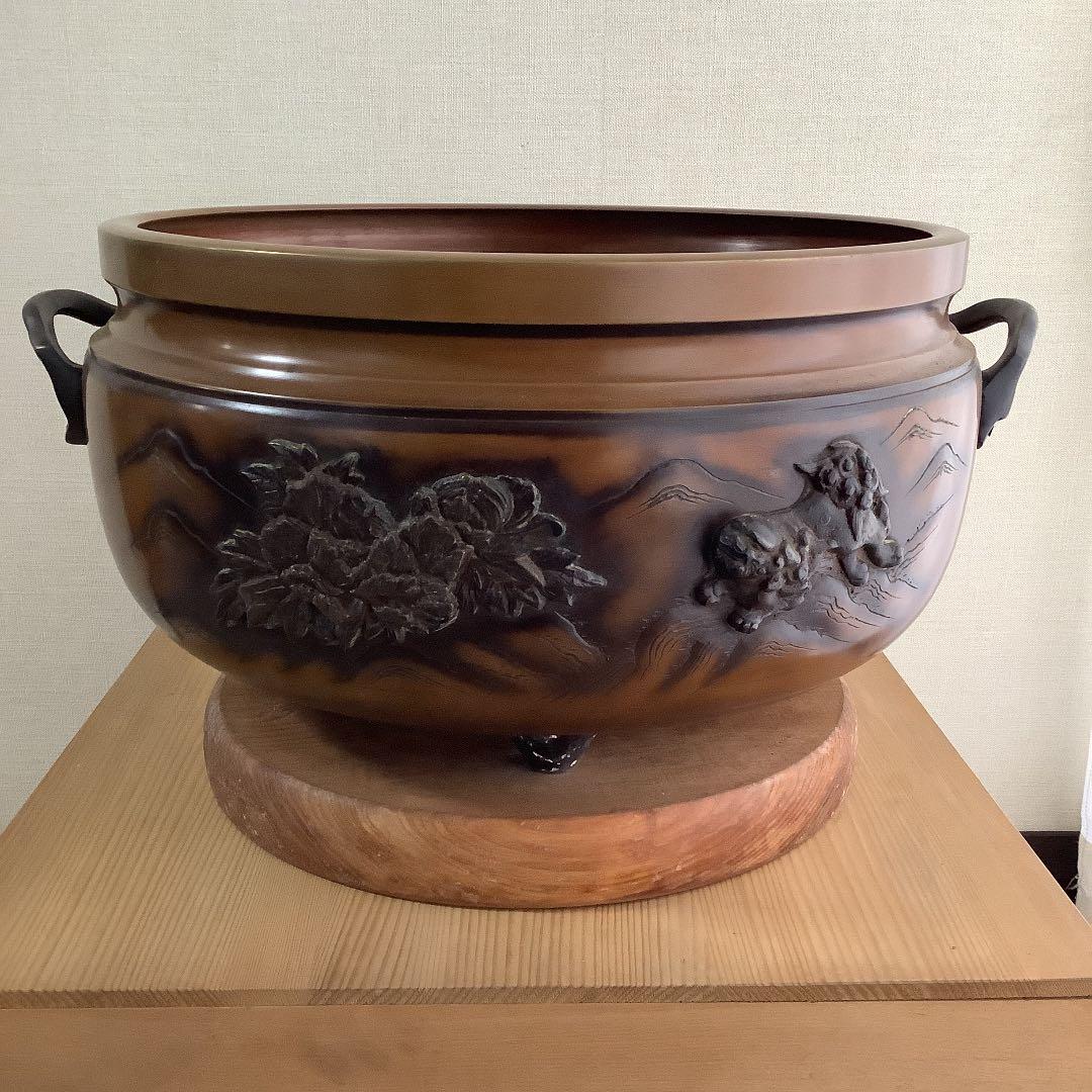 大型宣徳火鉢　台座付