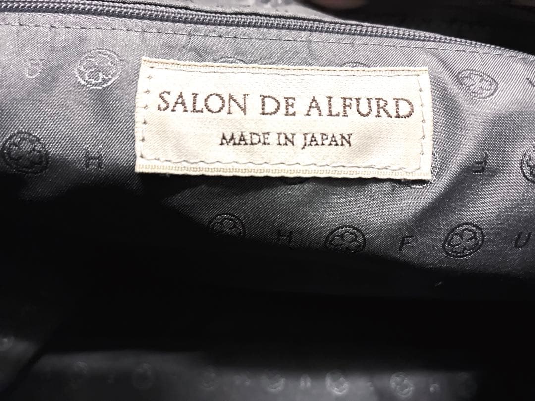 美品★ サロンドアルファード ホリゾンタルポシェット Mサイズ ショルダーバッグ