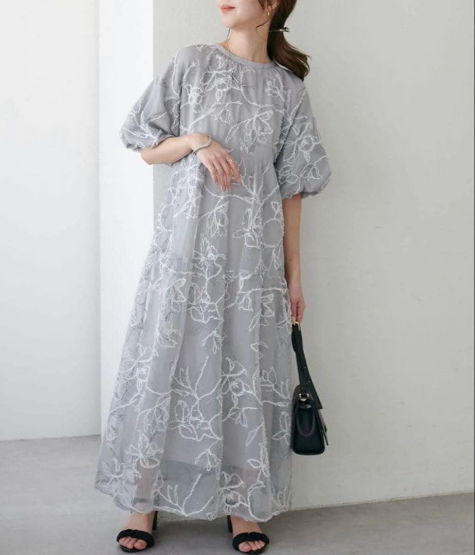 Discoat フェザーフラワー袖バルーンワンピース