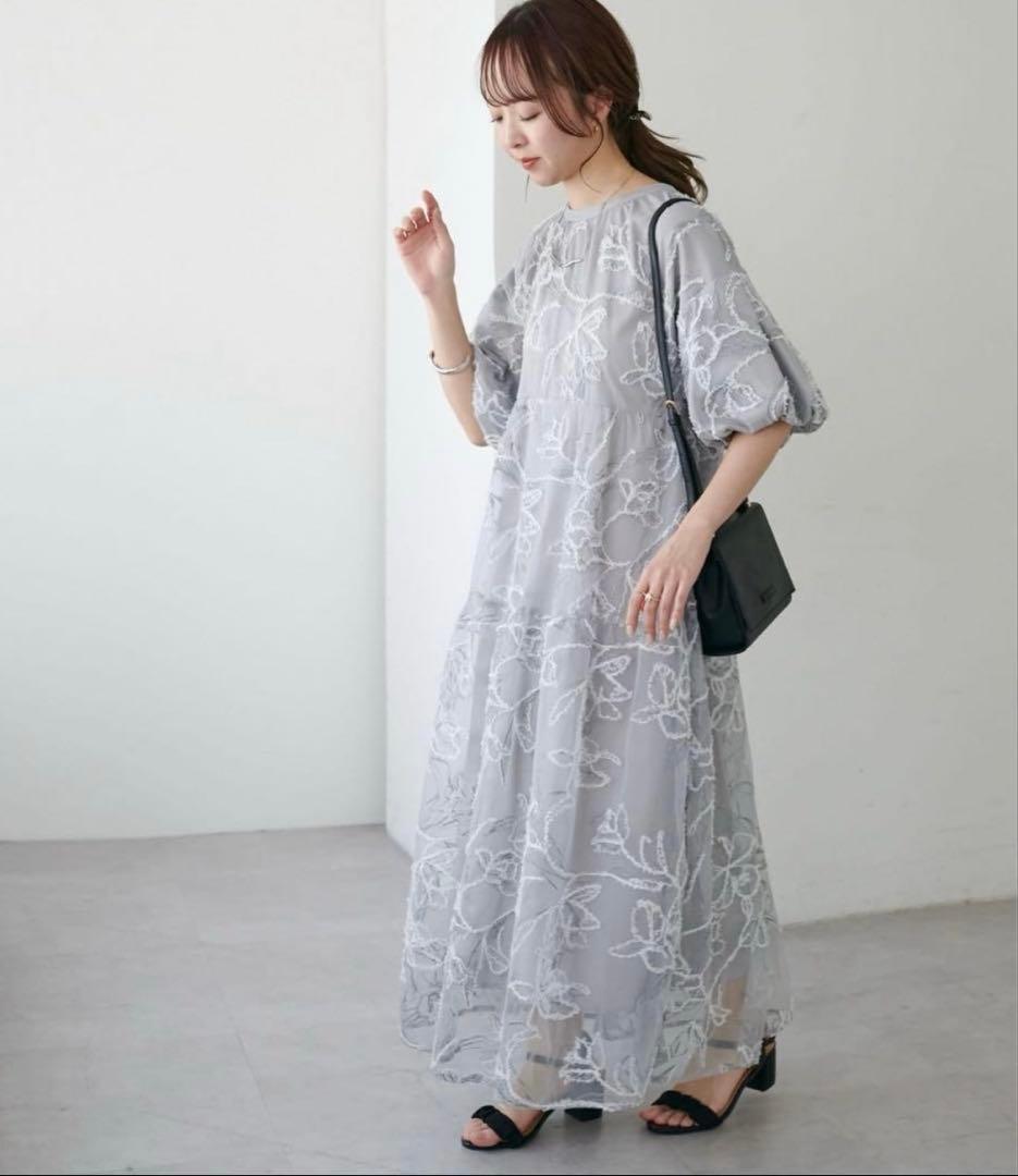 Discoat フェザーフラワー袖バルーンワンピース