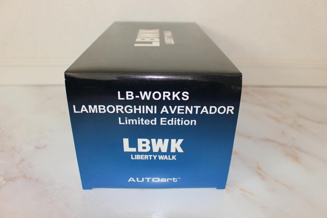 ＜絶版品＞【新品未開封】AutoArt/ランボ/アヴェンタドール/79182
