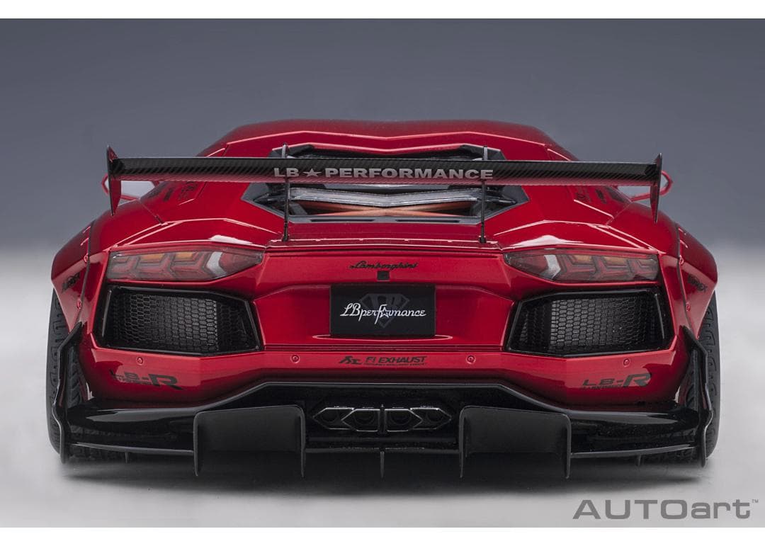 ＜絶版品＞【新品未開封】AutoArt/ランボ/アヴェンタドール/79182