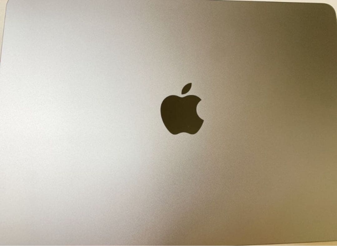 M2チップ搭載MacBook Air - スペースグレイ