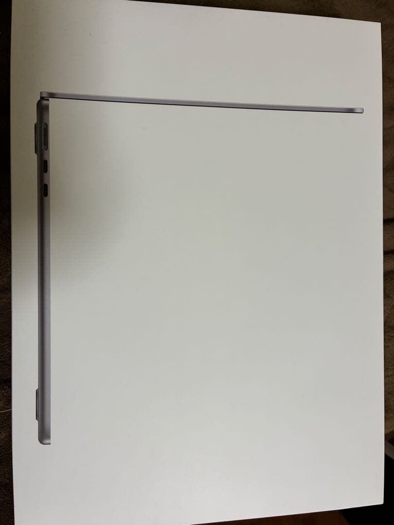 M2チップ搭載MacBook Air - スペースグレイ