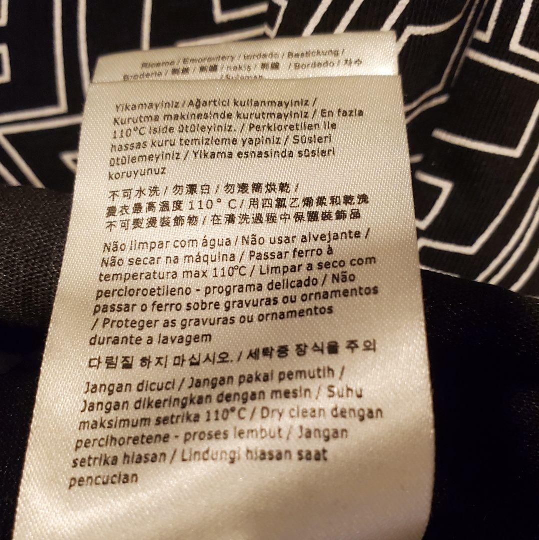 FENDI ロゴパターンTシャツ サイズM イタリア製　☆人気、早い者勝ち！☆