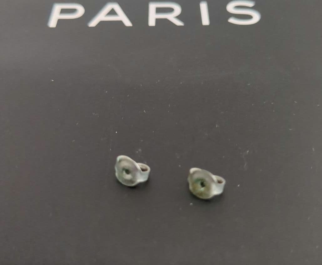 CHANEL シルバー色　 ロゴ　ピアス