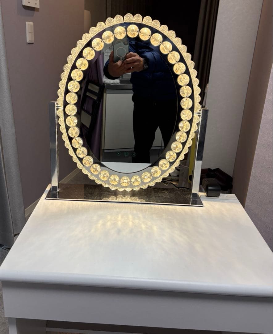 女優ミラーLEDライト付き（テーブルは含みません）