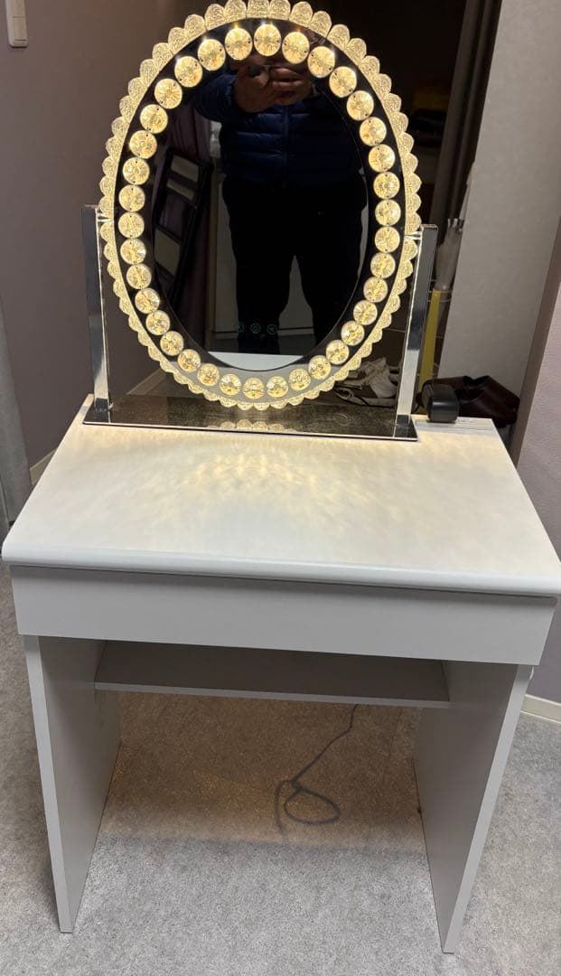 女優ミラーLEDライト付き（テーブルは含みません）