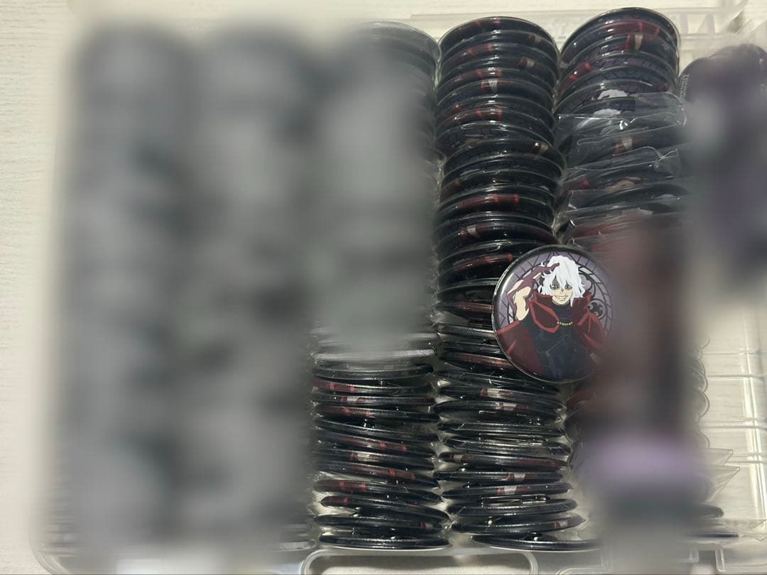 死柄木弔 僕のヒーローアカデミアステンドグラス風トレーディングマット缶バッジ